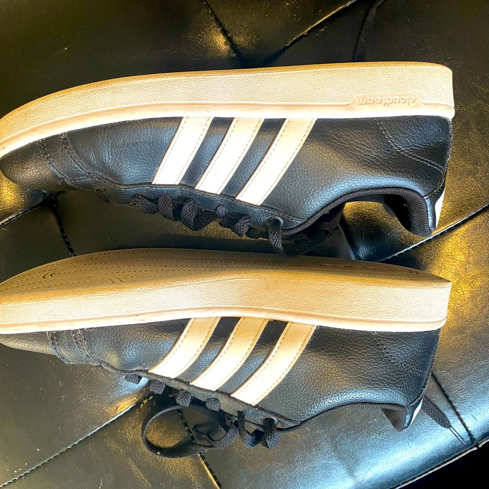 Adidas sneakers women’s size 9